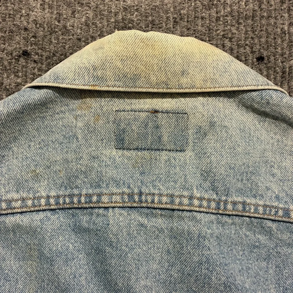 Vintage‎ Levis Mens Denim Trucker Jacket Size 44 Button Front USA Leather Patch